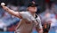 El lanzador de los Gigantes de San Francisco, Logan Webb (62), lanza un lanzamiento.