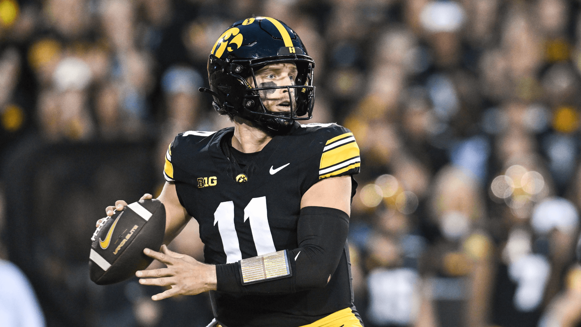 How To Bet - Week 11 College Football Best Bets: Jake Butt's Top Picks for Oregon vs Iowa & More
