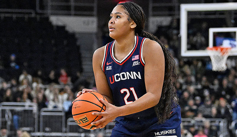 Women's College Basketball Odds: Undefeated Huskies Hold Top Spot