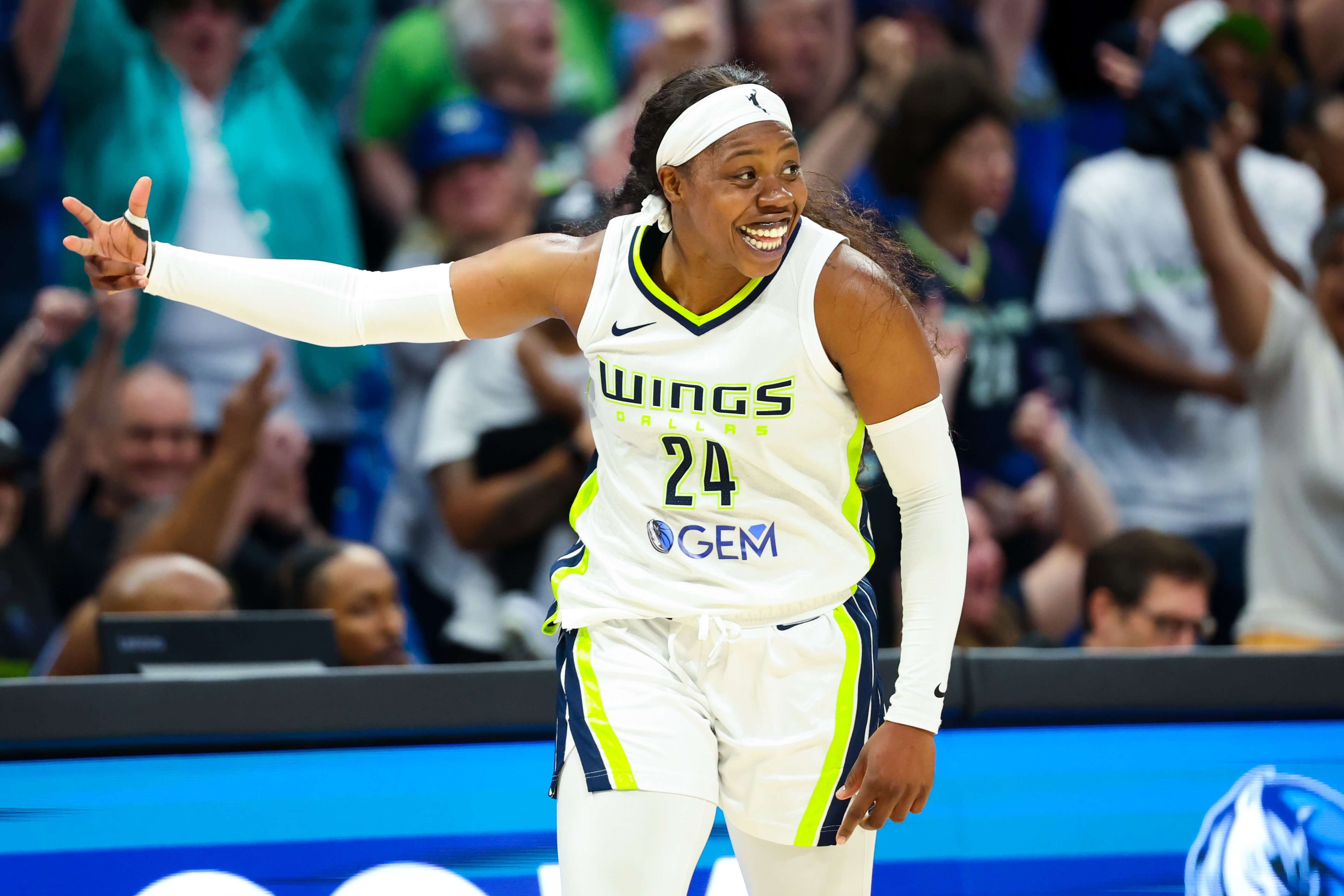 Arike Ogunbowale Dallas Wings WNBA