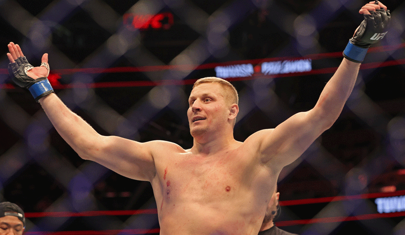How To Bet - Sergei Pavlovich vs Tallison Teixeira Predictions, Picks & Odds