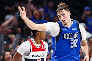 Raptors vs Mavericks Prediction, Picks & Odds for Tonight’s NBA Game