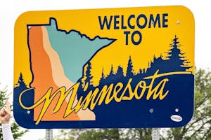 Minnesota Tells Offshore Sportsbooks, Sweeps to Shut Down or Shape Up