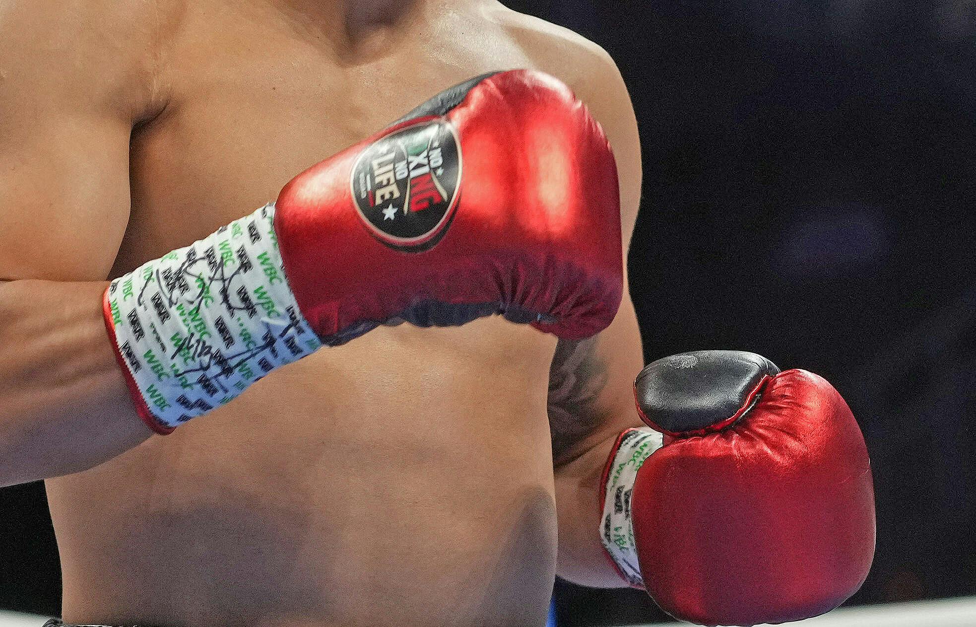 Christian Mbilli vs Lester Martinez Predictions, Picks & Odds for September 13