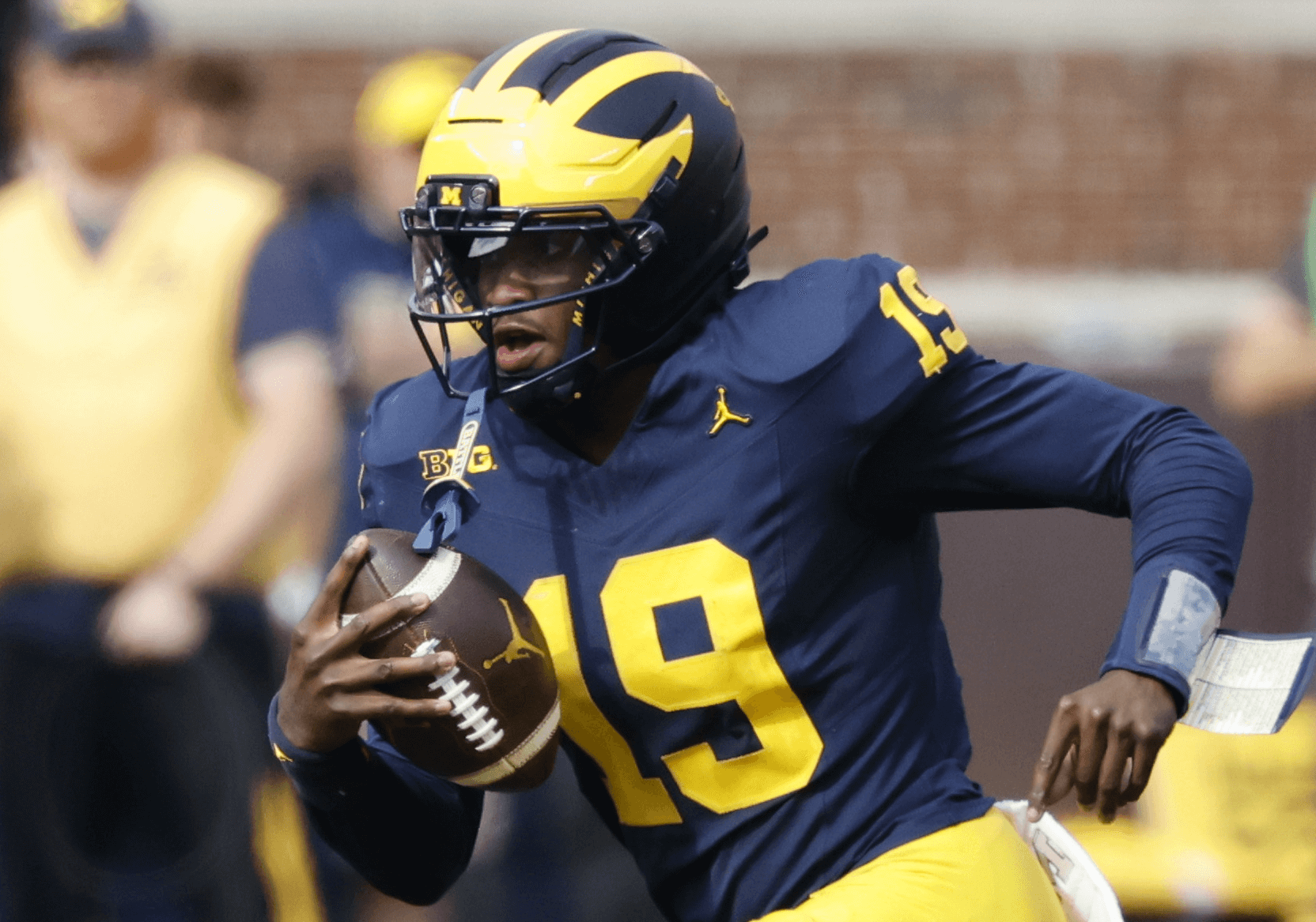 College Football Player Props & Best Bets for Week 9 Late Slate