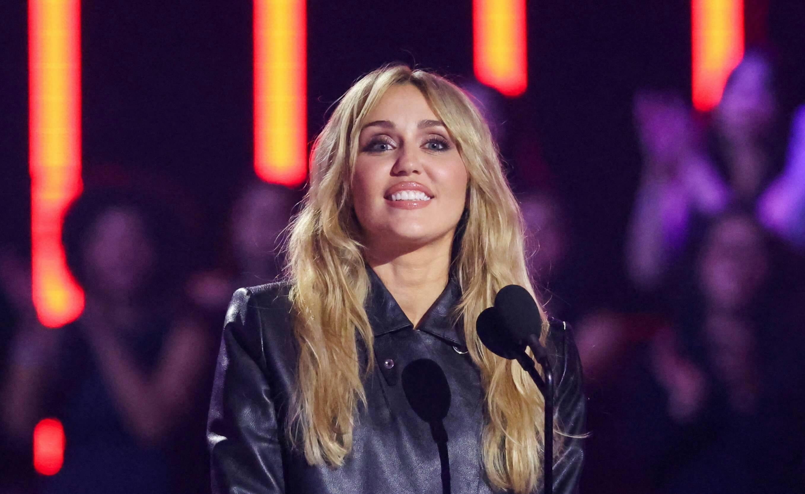 Super Bowl Halftime Show Odds: Miley Back at the Top of the Board Following Alleged Apple Music Leak