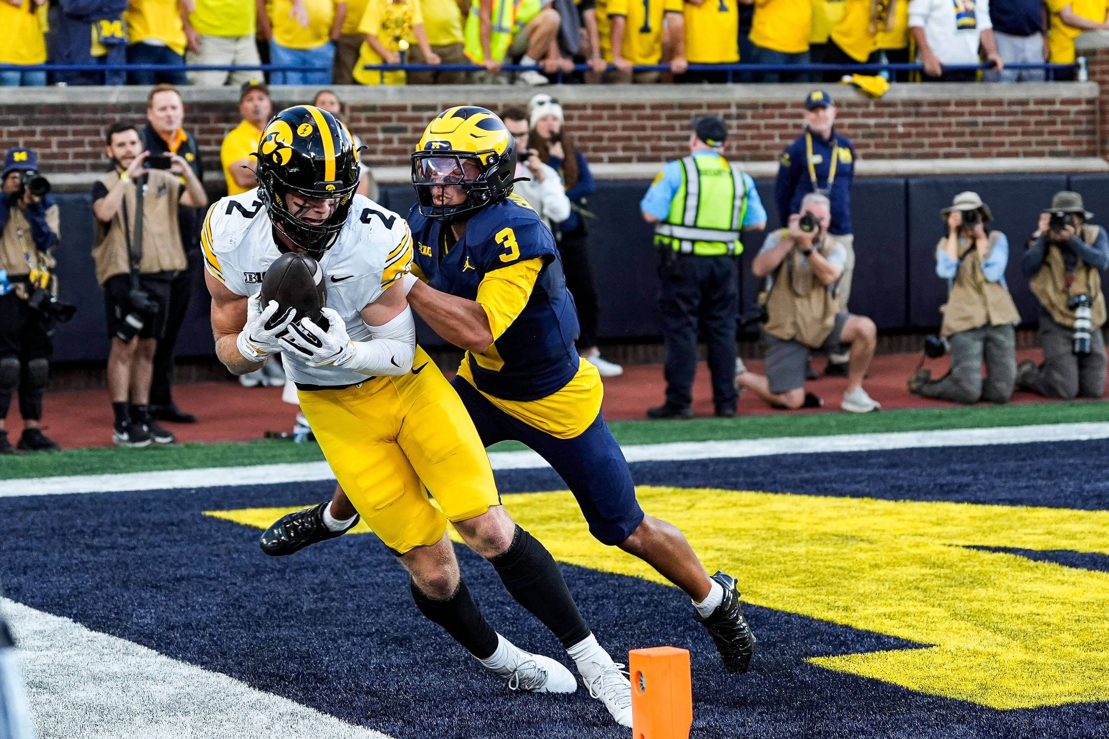 College Football AI Predictions Week 5: ATS Picks & Score Predictions for Every Game
