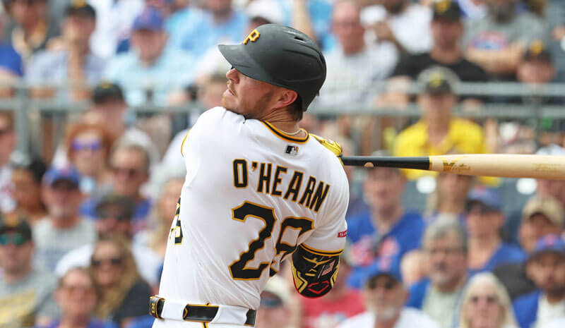 Pittsburgh Pirates first baseman Ryan O'Hearn (29).
