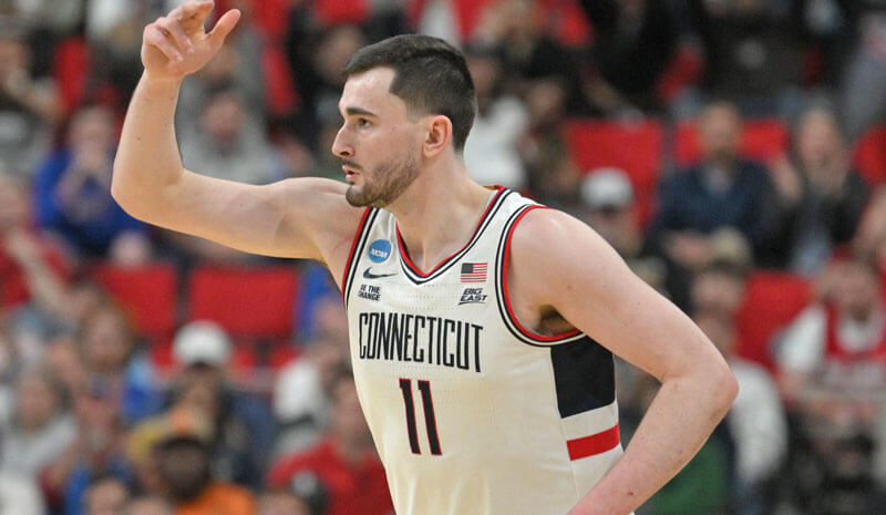 UConn vs BYU Prediction, Picks & Odds for Tonight's College Basketball Game 