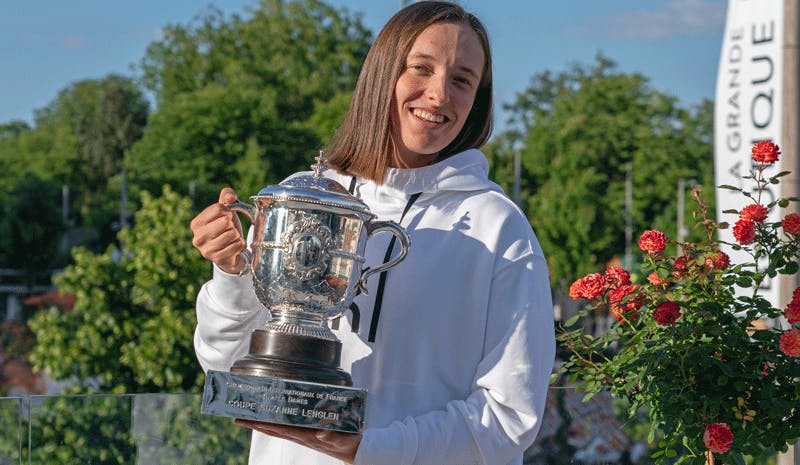 2025 French Open Odds: Swiatek, Alcaraz Favored as Action Begins at Roland Garros