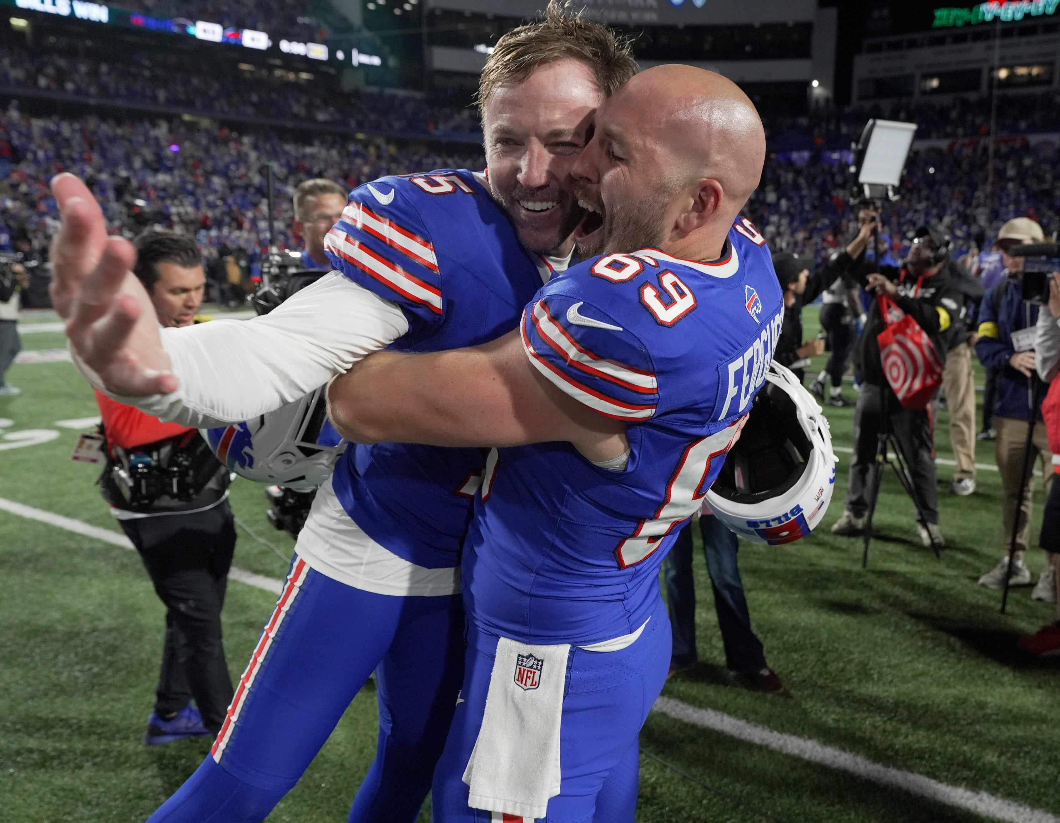 How To Bet - Caesars Bettor Takes Home Nearly $100K from 9-Leg NFL Parlay