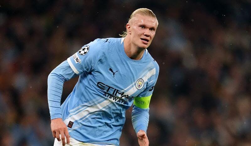 Man City vs Liverpool Predictions, Picks & Odds for Sunday's Premier League Match