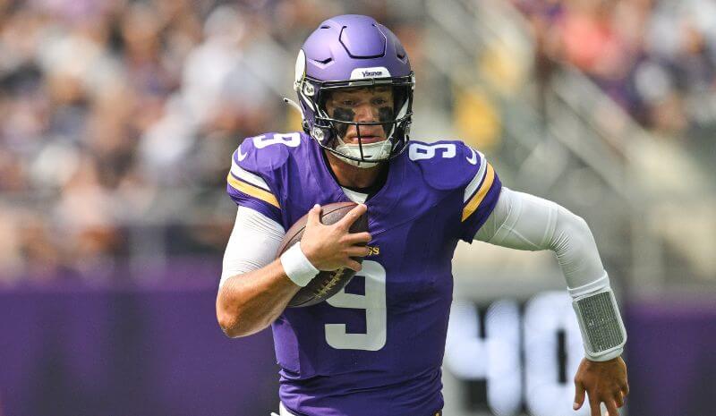 How To Bet - Early Vikings vs Bears Predictions, Picks & Odds for Monday Night Football Week 1
