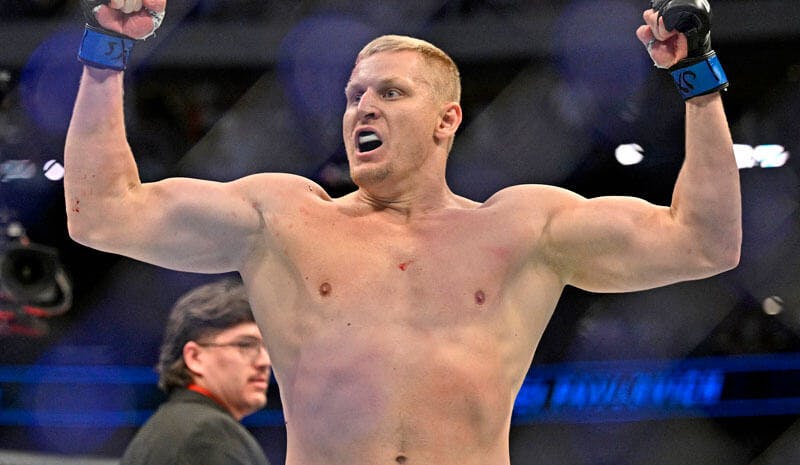 Sergei Pavlovich vs Tallison Teixeira Predictions, Picks & Odds