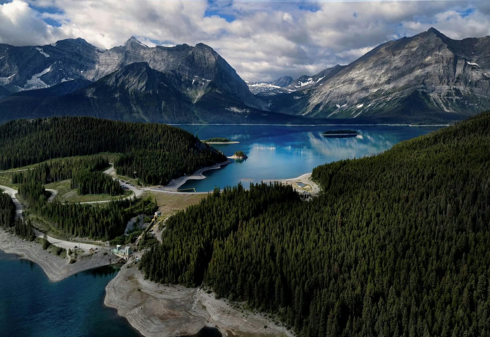 Alberta iGaming Generates Nearly $3B in Wagers, $122M in Revenue in 1st 3 Months
