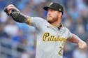 Dodgers vs Pirates Prediction, Picks, and Odds for Tonight’s MLB Game 