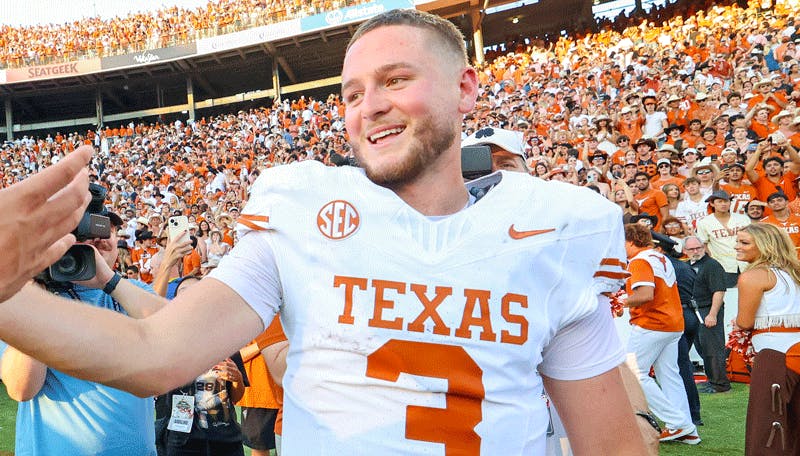 Texas Longhorns quarterback Quinn Ewers in NCAAF action.