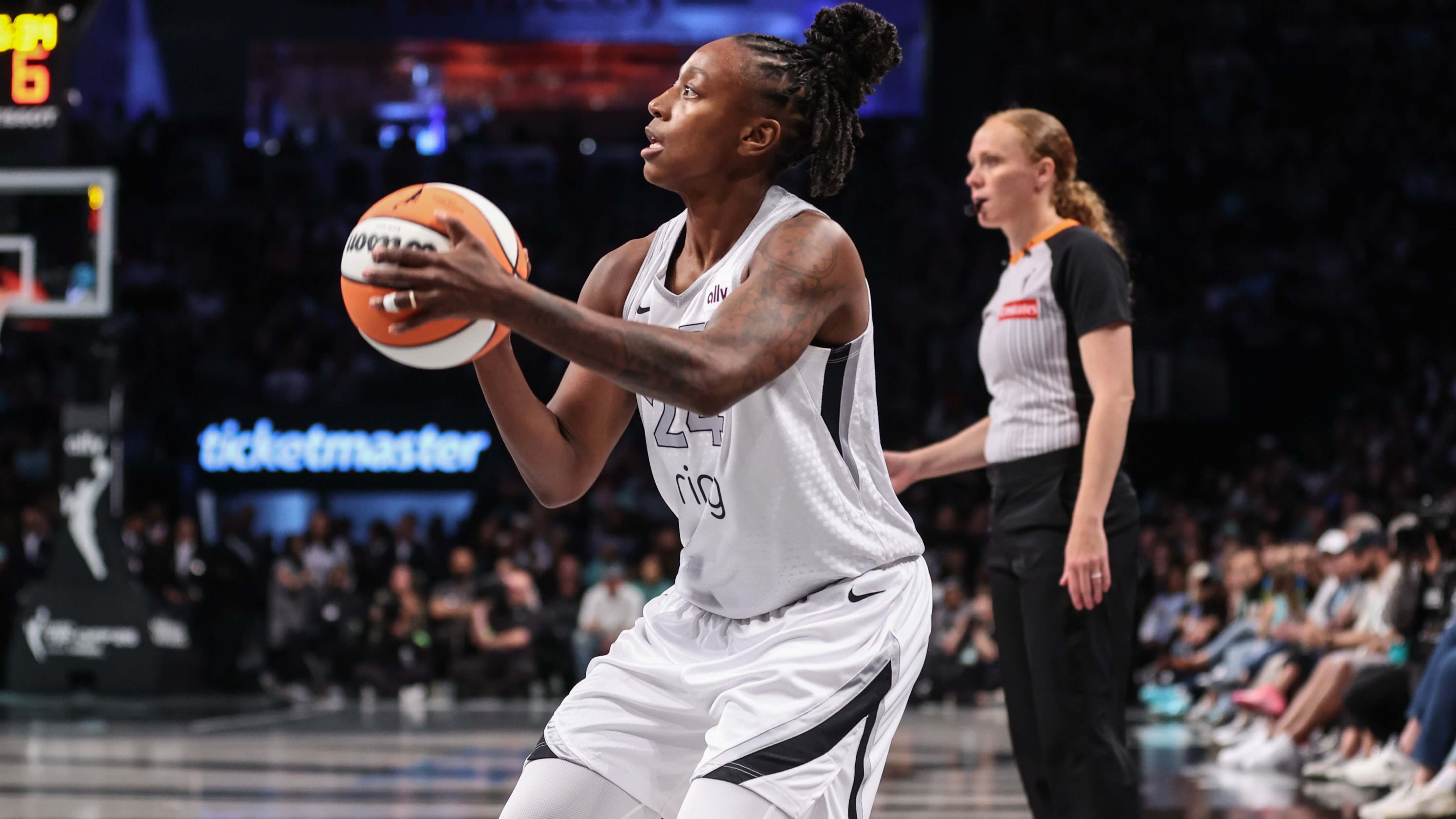 Aces vs Sun Predictions, Picks & Odds for Tonight’s WNBA Game