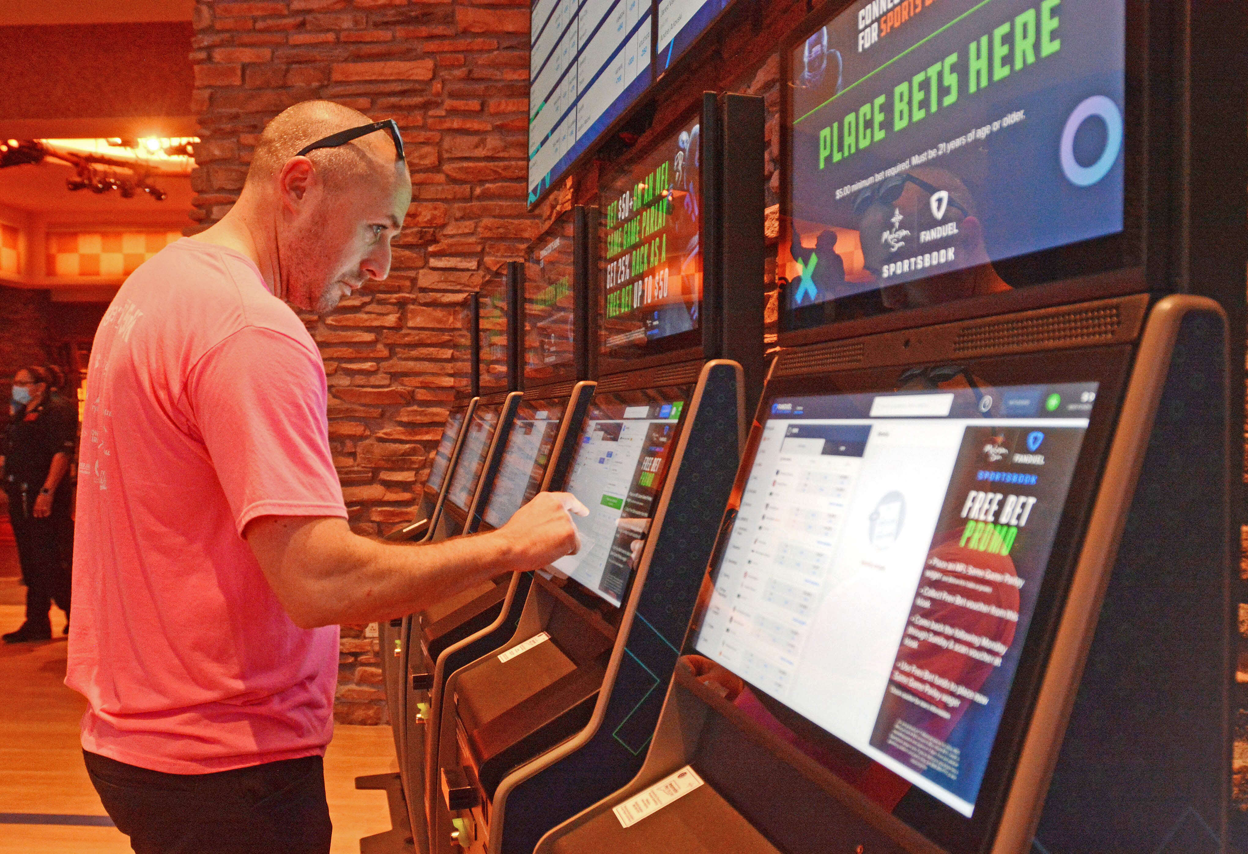 Louisiana launches mobile sports betting Friday; among early players are  FanDuel, DraftKings, Caesars, BetMGM