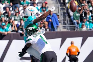 Dolphins vs Patriots Week 17 Picks and Predictions: New England Swamps Miami Offense