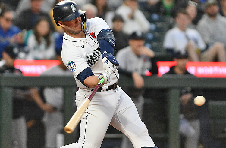 How To Bet - FanDuel Dinger Tuesday Plays: Best Home Run Odds and Props for May 30
