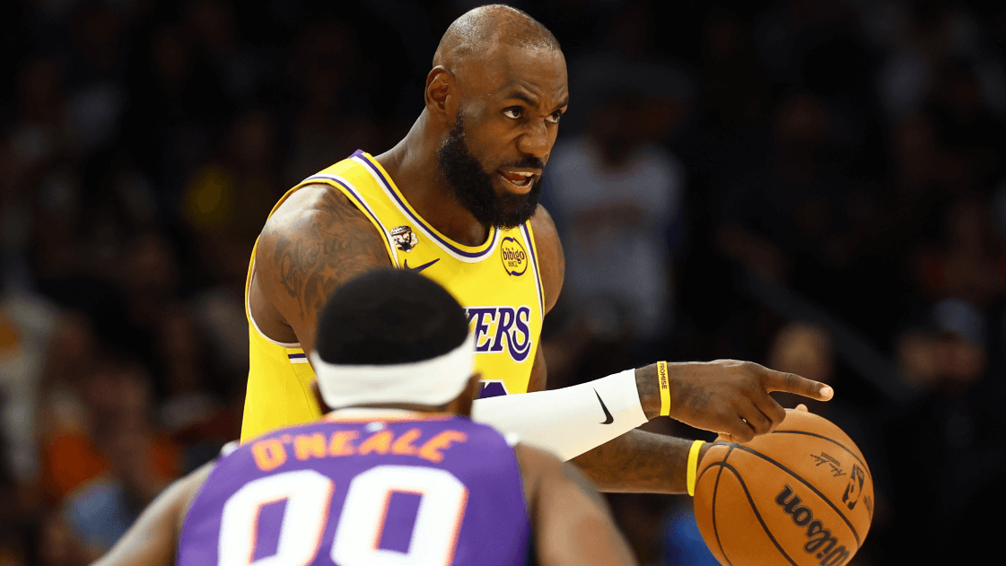 Los Angeles Lakers forward LeBron James NBA.