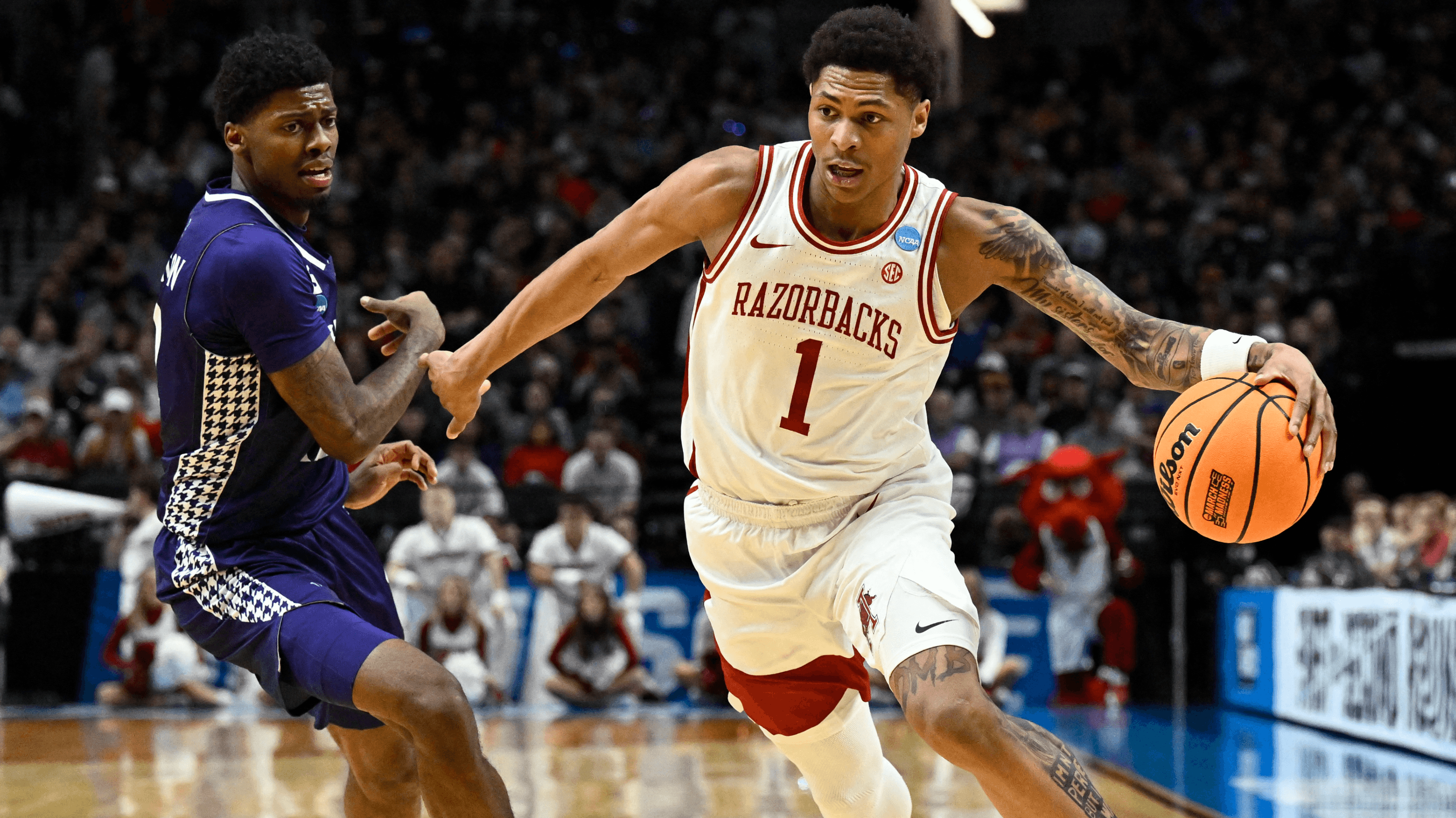 Arkansas vs Arizona Prediction, Picks & Odds for Today's March Madness Game