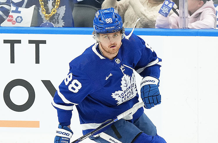 Bruins vs Maple Leafs Predictions, Picks, and Odds for Tonight’s NHL Playoff Game 