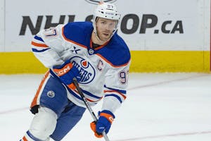 Oilers vs Canucks Prediction, Picks & Same-Game Parlay for Tonight’s NHL Game