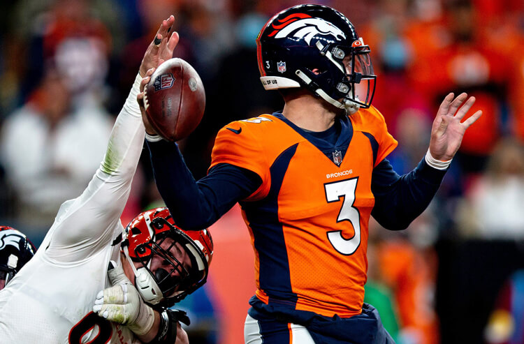 FOOTBALL IS BACK!!: Denver Broncos vs Las Vegas Raiders Week 1 GAME PREVIEW  & PREDICTION!! 