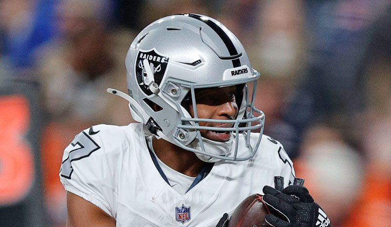 Cowboys vs Raiders Predictions, Picks & Best Bets for Monday Night Football Week 11