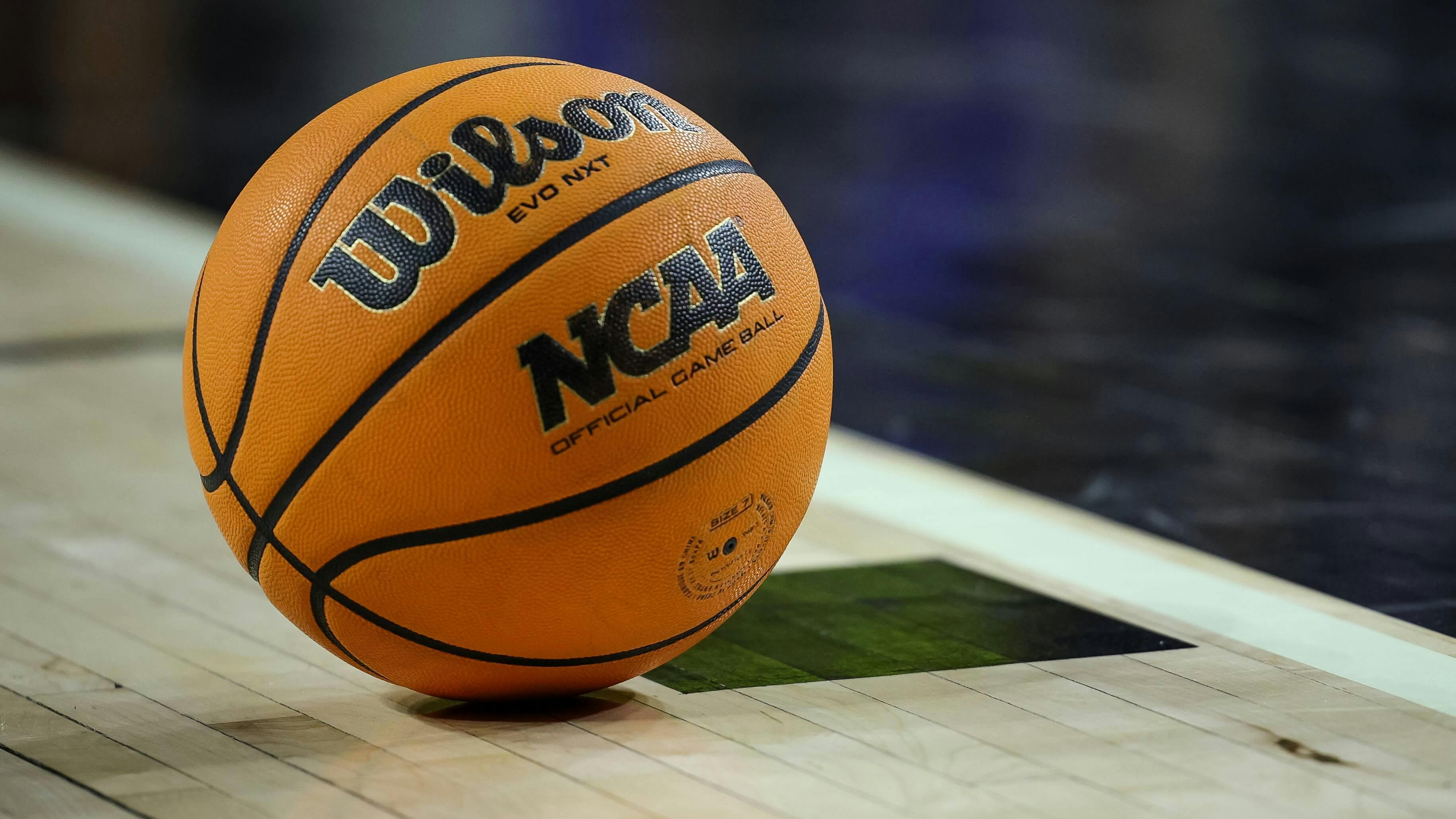 Fixer in College Hoops Point-Shaving Scheme Pleads Guilty