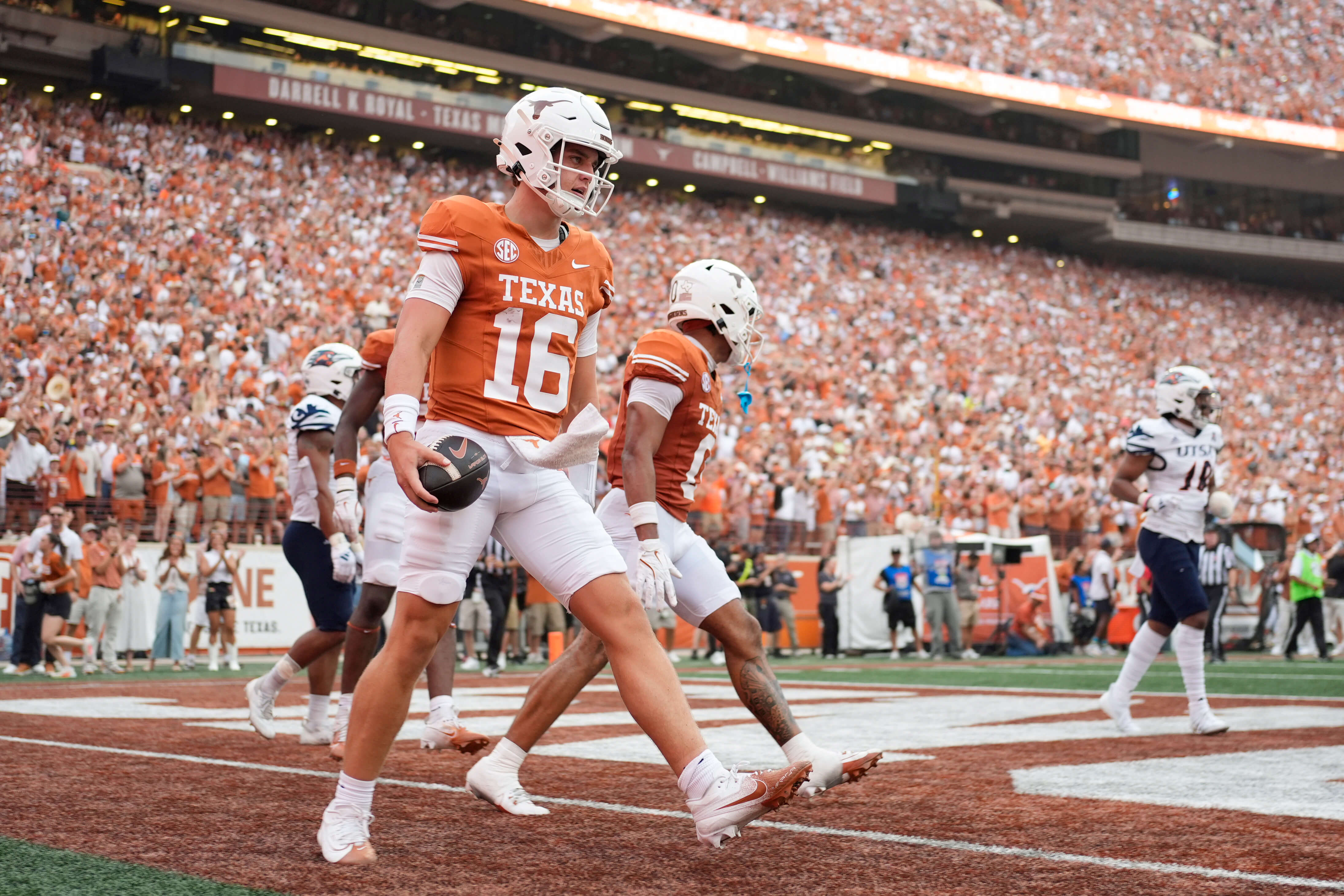 How To Bet - Arch Manning Listed as Favorite to Win Heisman Trophy