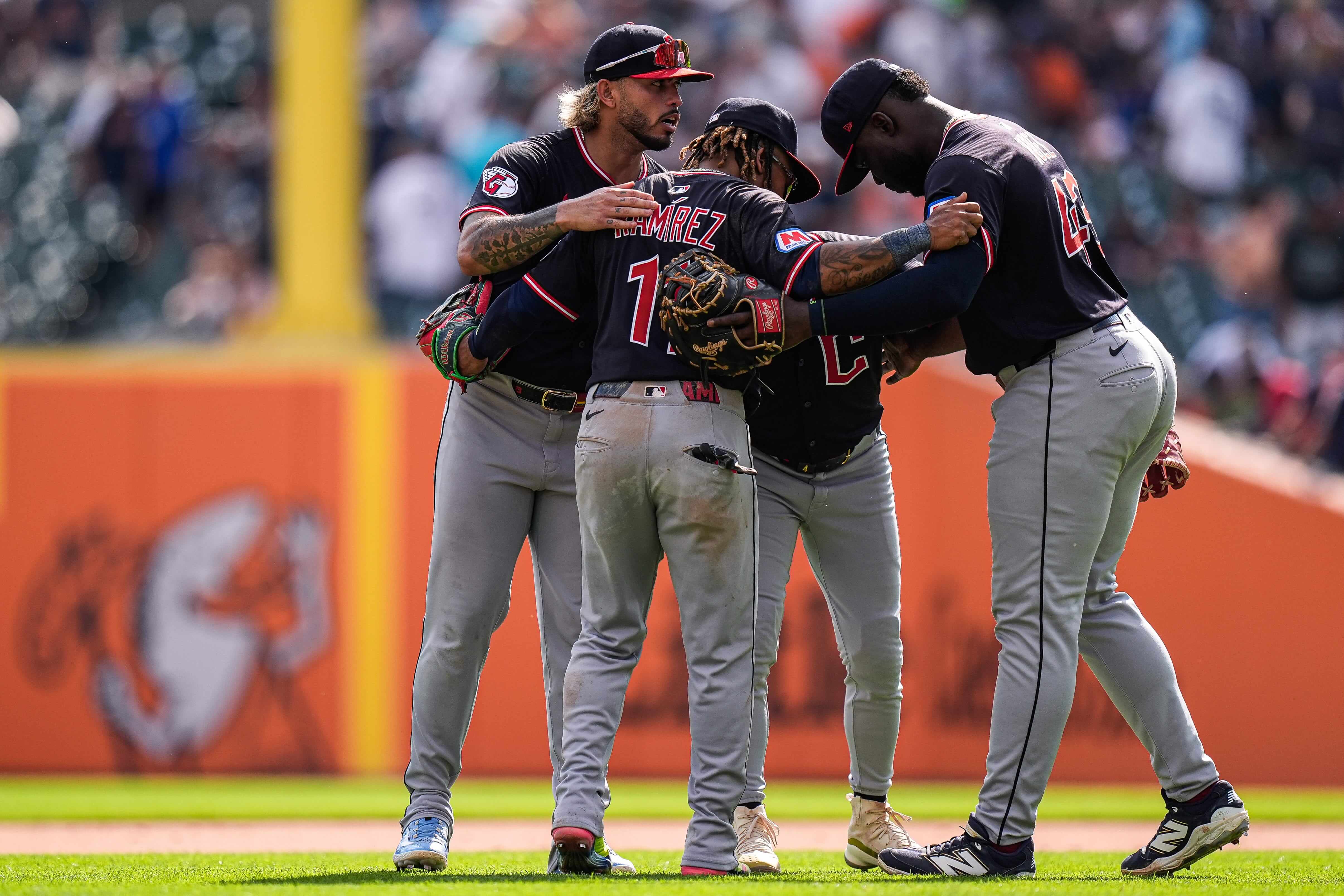 How To Bet - Hot Guardians Lower Once Massive Odds, Close in on Tigers in AL Central Race 