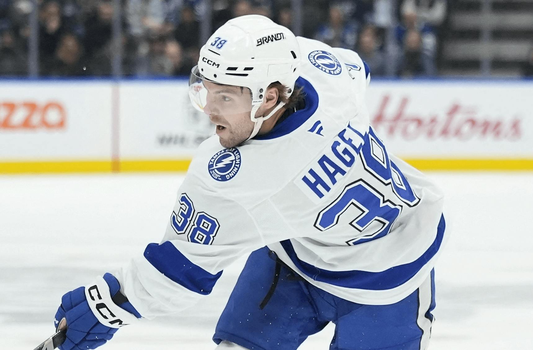 Lightning vs Blackhawks Prediction, Picks & Same-Game Parlay for Tonight’s NHL Game