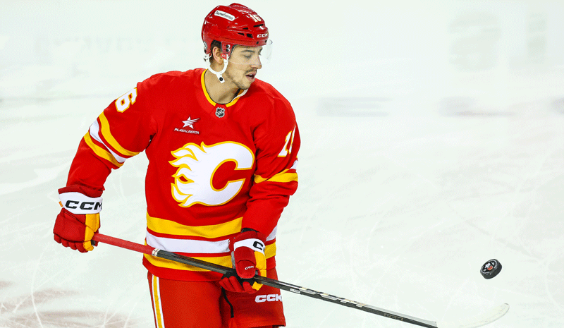 Flames vs Avalanche Prediction, Picks & Odds for Tonight’s NHL Game