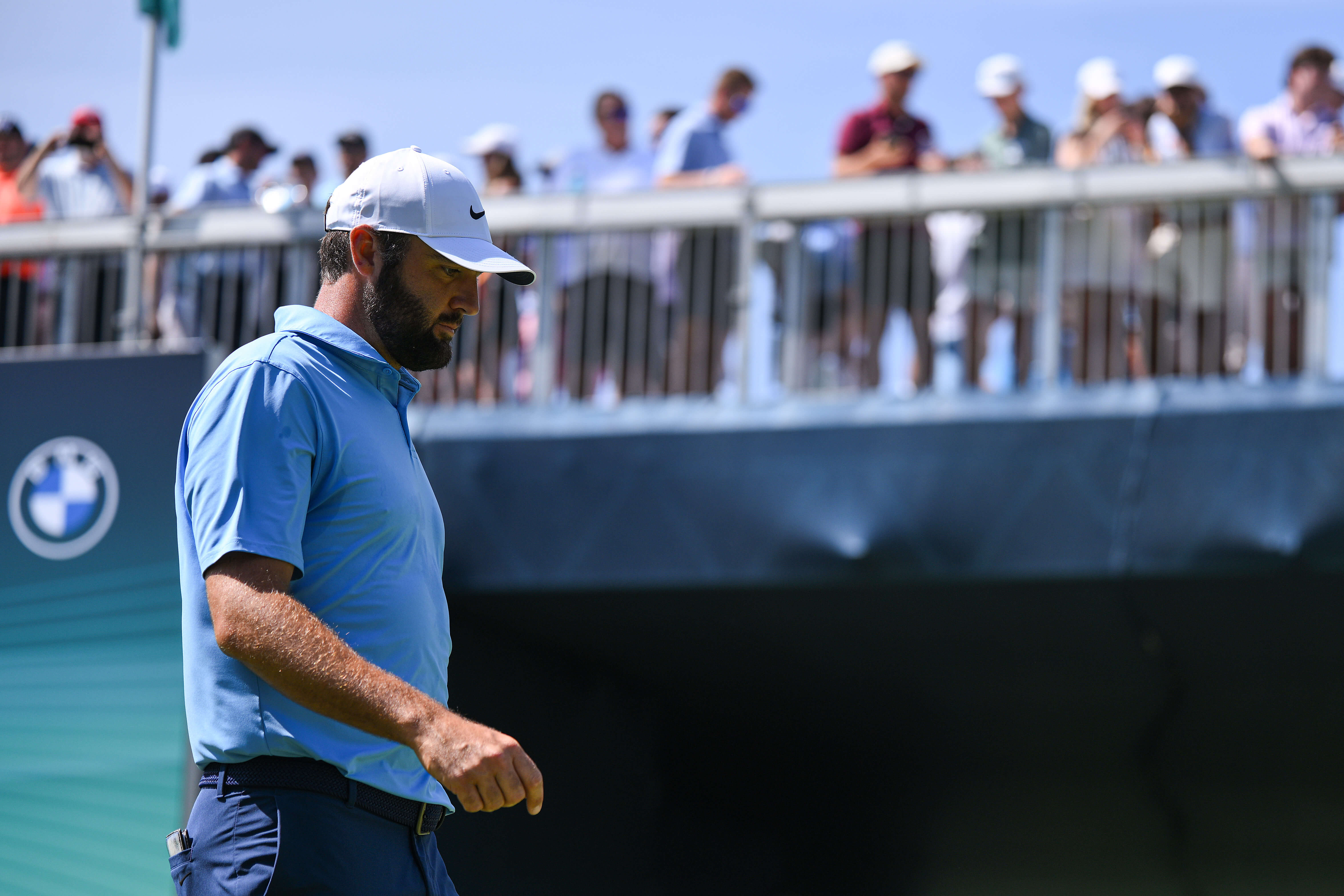 How To Bet - In a Sports Betting World, Why Doesn't Golf Have Injury Reports?