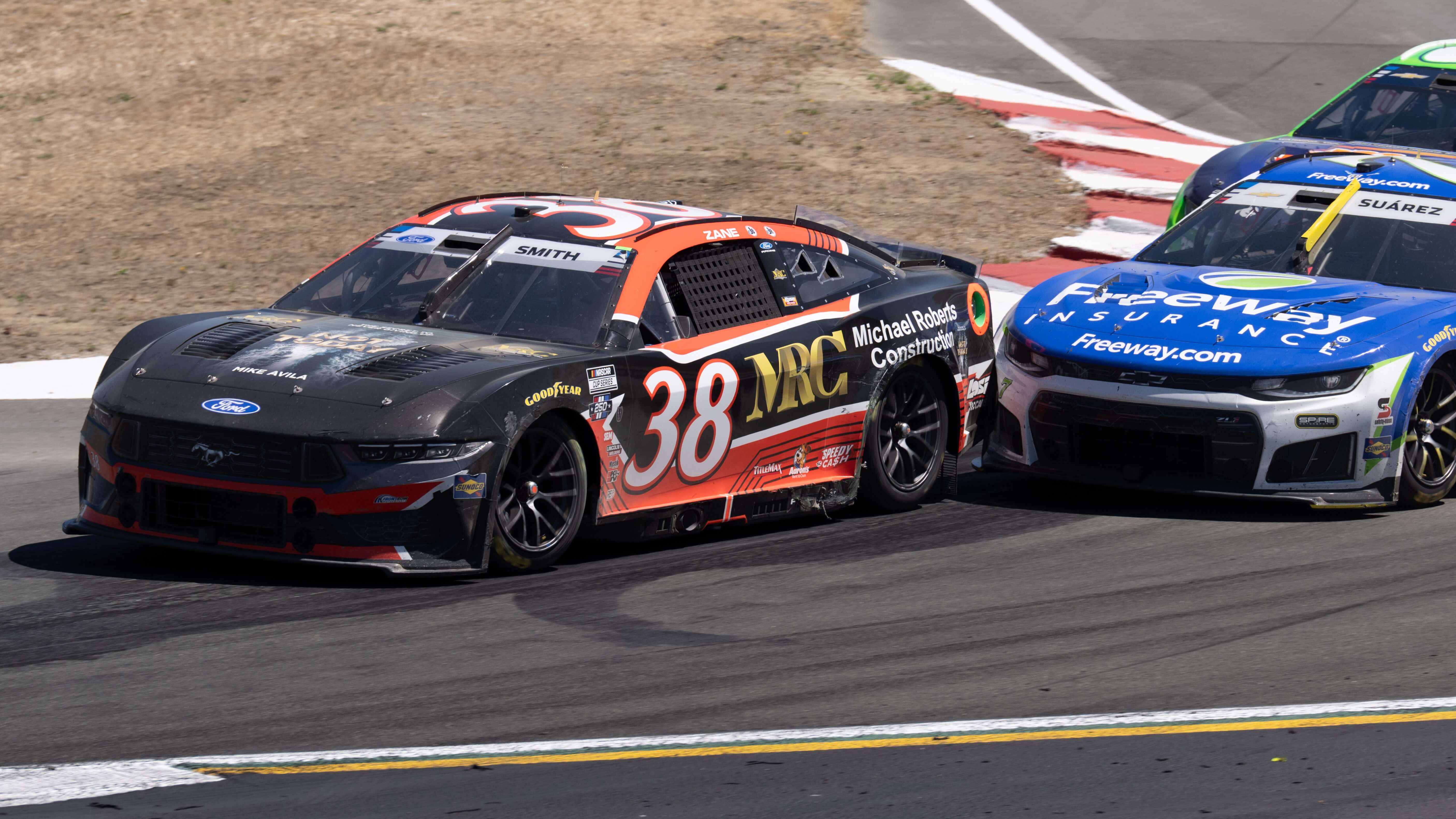 Driver Chase Briscoe (19).