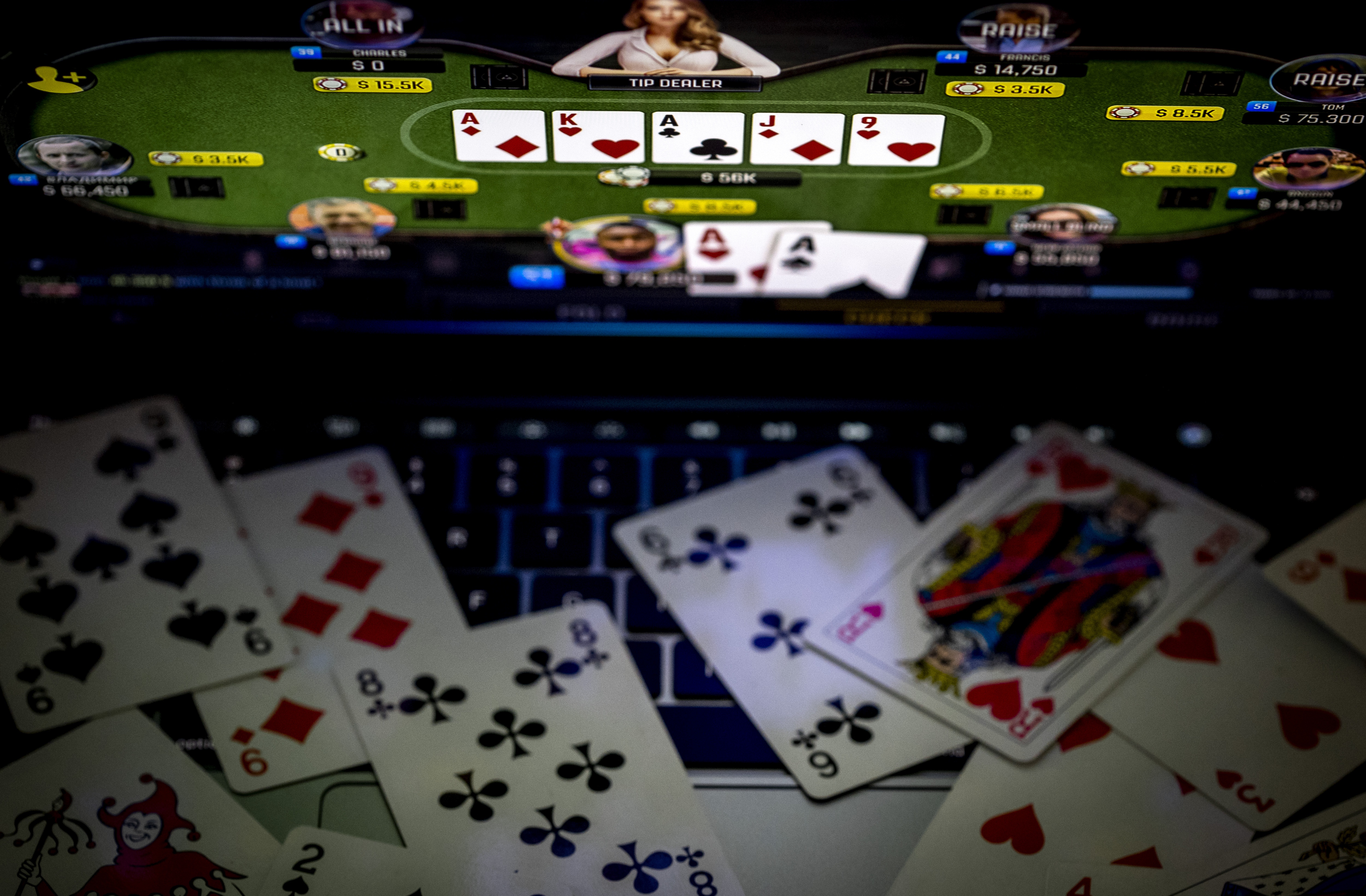 How To Bet - Ontario Argues Daily Fantasy Sports, Poker with Foreign Players Would Be Legal