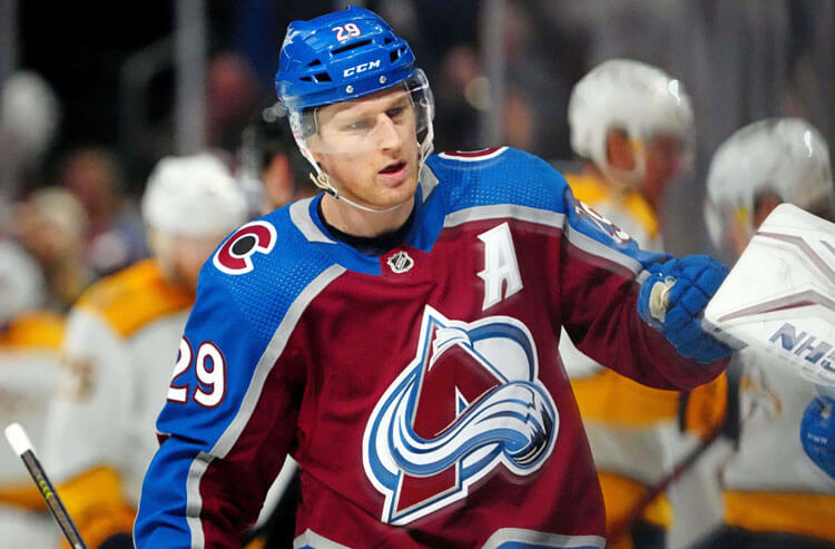 Oilers vs. Avalanche Predictions, Picks & Odds: There's Goals in Them Hills