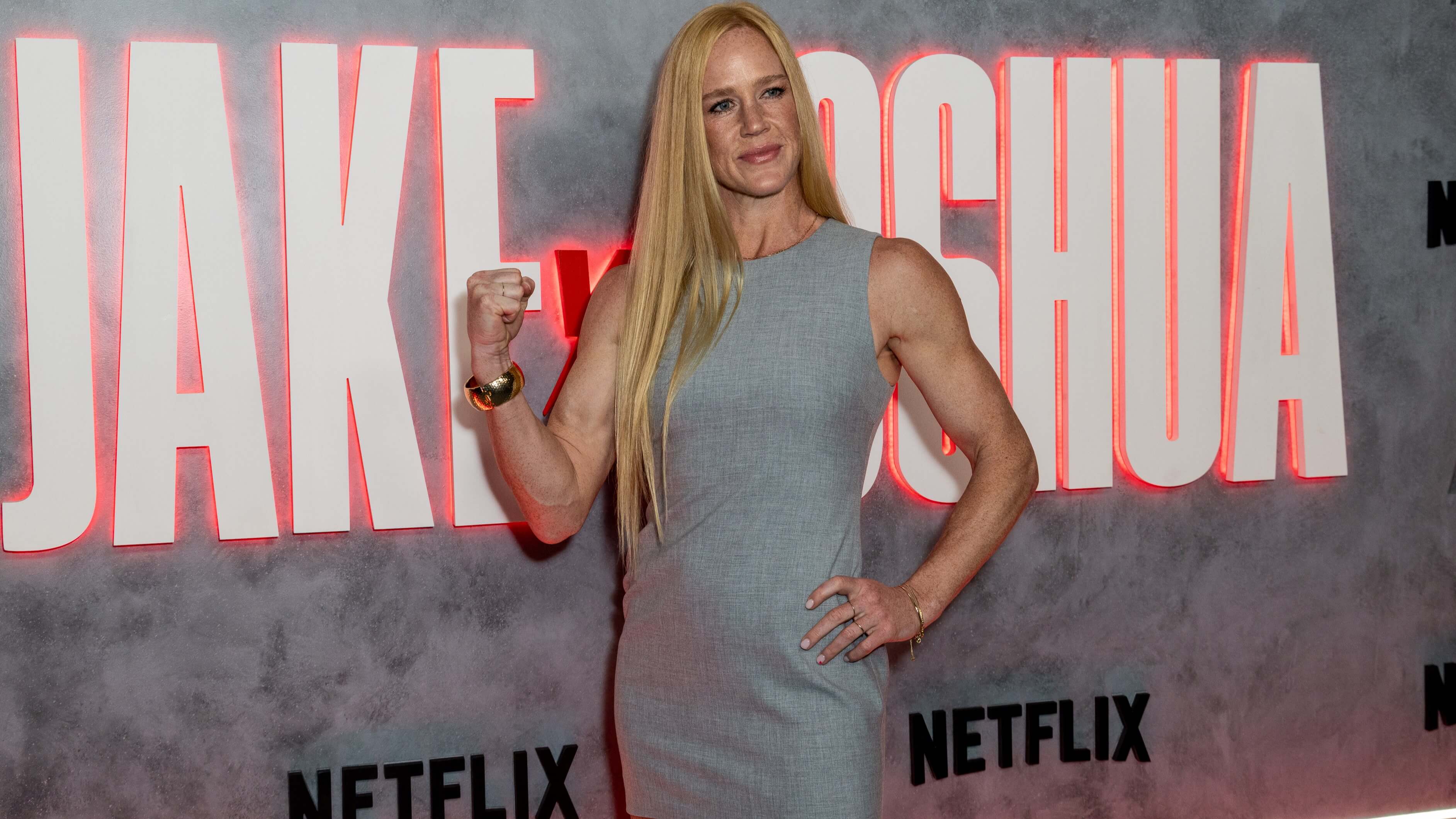 Holly Holm boxing