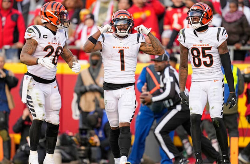 NFL Week 17 Odds Opening Lines, Spreads, Over/Unders, & Line Movement