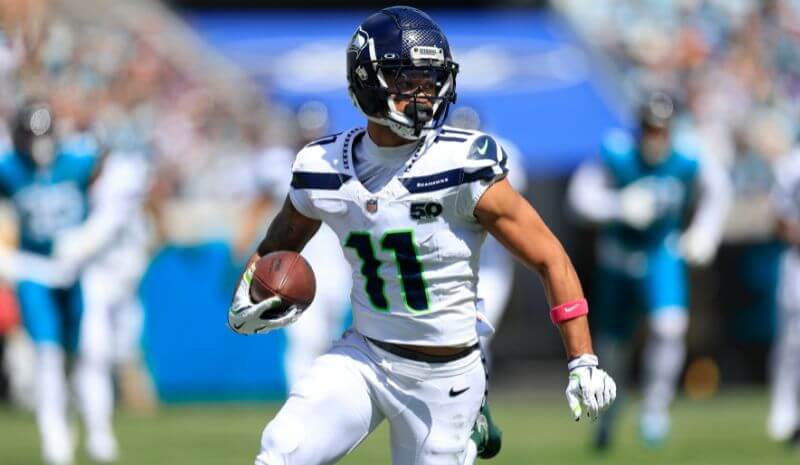 Texans vs Seahawks Predictions, Picks & Best Bets for Monday Night Football Week 7