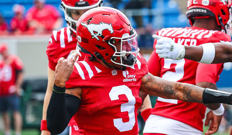 Calgary Stampeders quarterback Vernon Adams Jr (3).