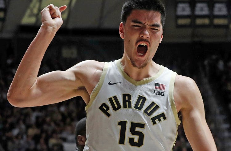 Purdue Boilermakers star Zach Edey in NCAAB action.