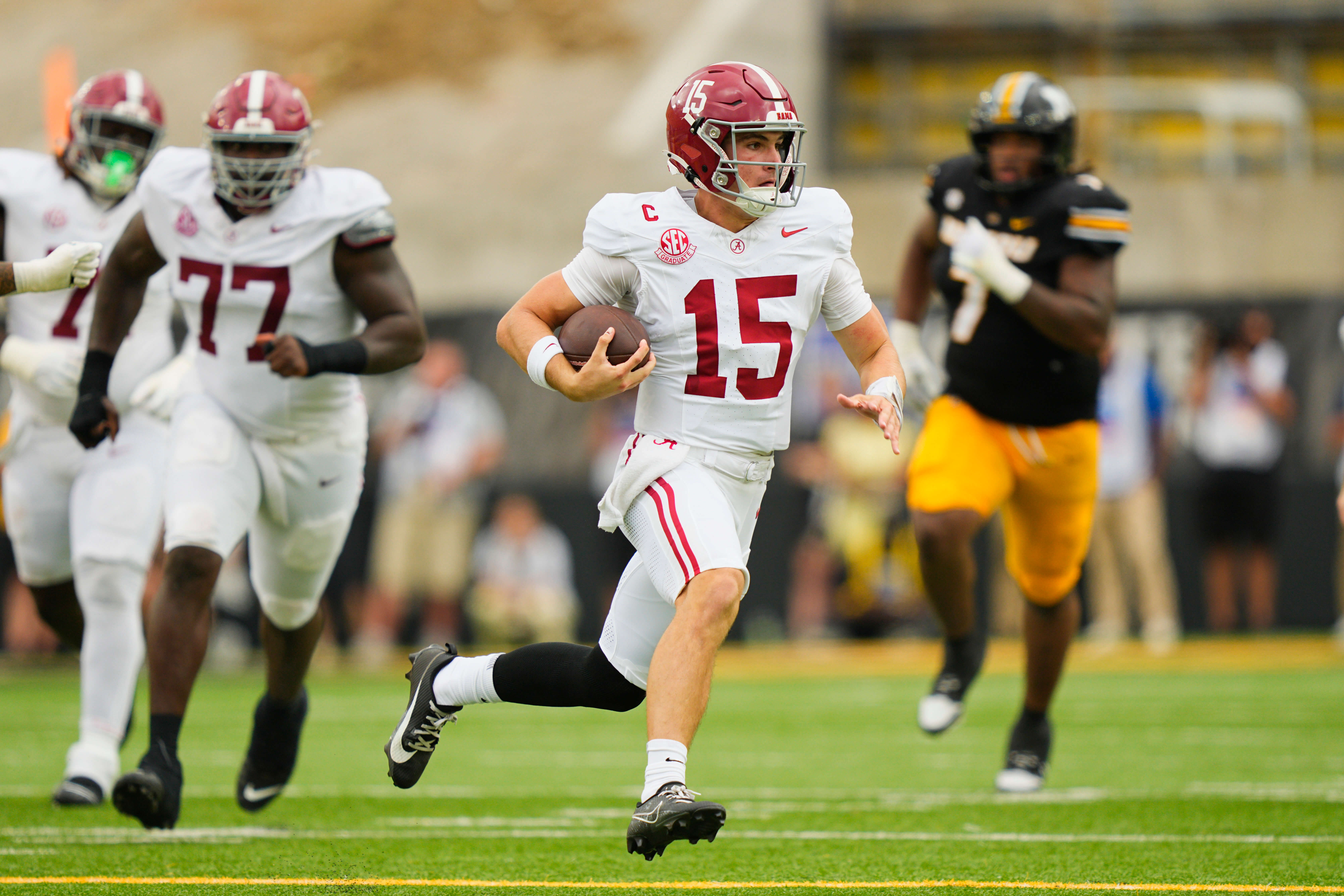 How To Bet - Heisman Trophy Odds: Simpson, Beck Co-Favorites as Mendoza Lurks