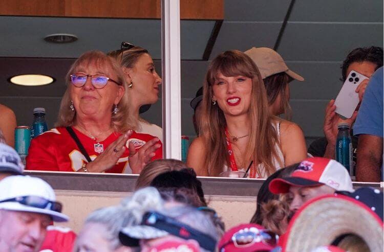 Taylor Swift Donna Kelce Kansas City Chiefs 