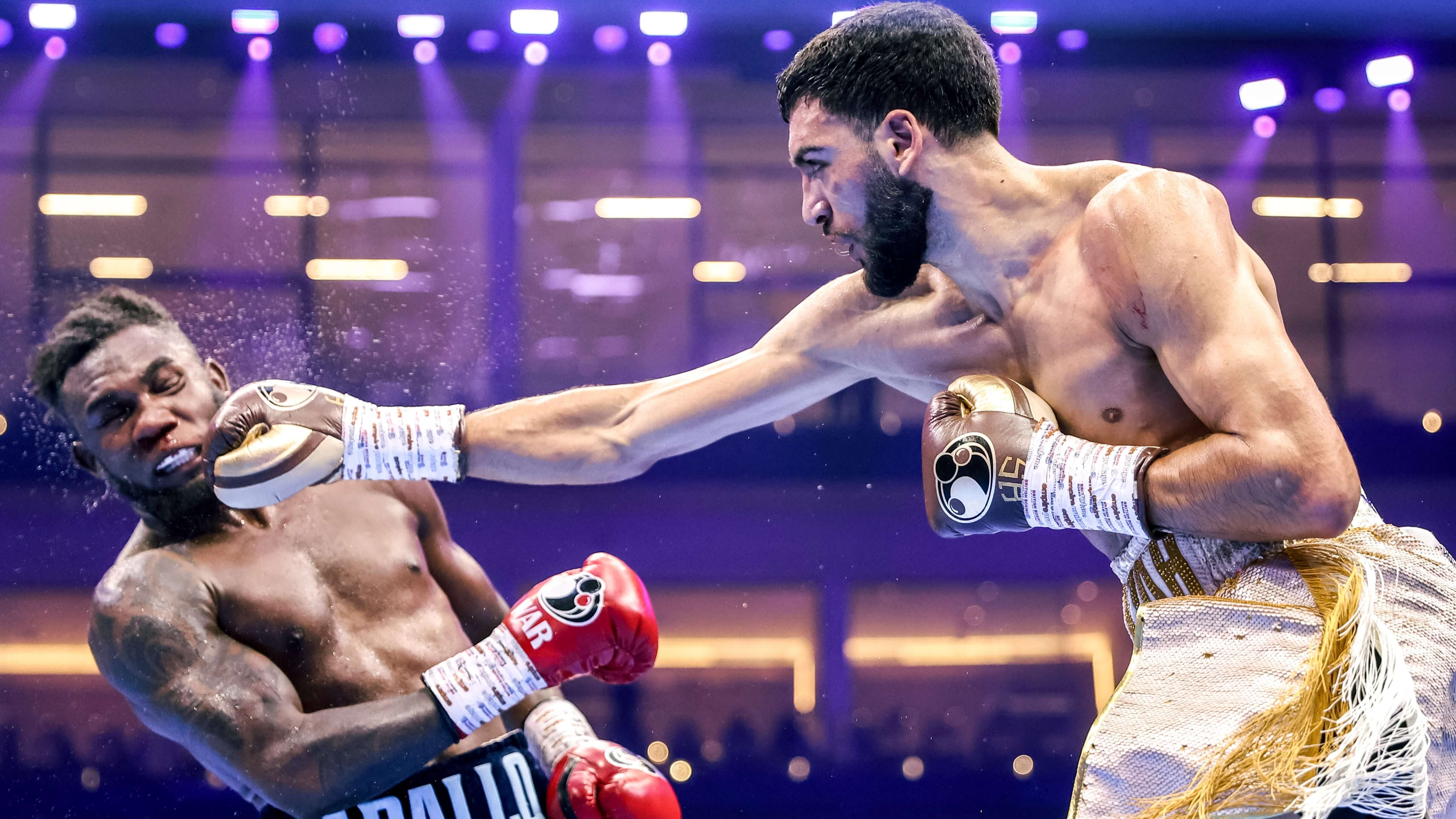 Hamzah Sheeraz boxing