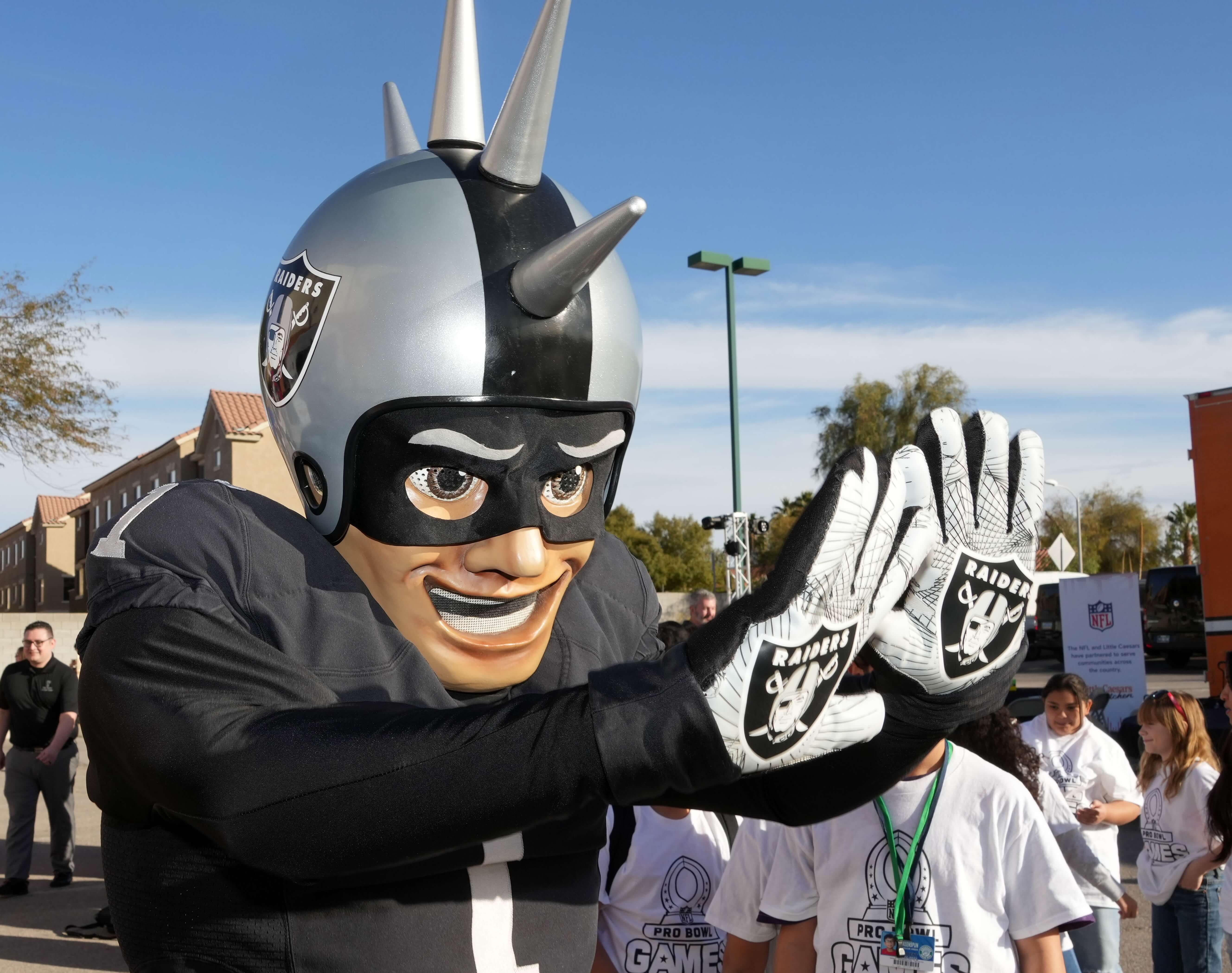 How To Bet - The Best Super Bowl Party in Las Vegas: High Rollers, Wood-Fired Pies and Desert Sips