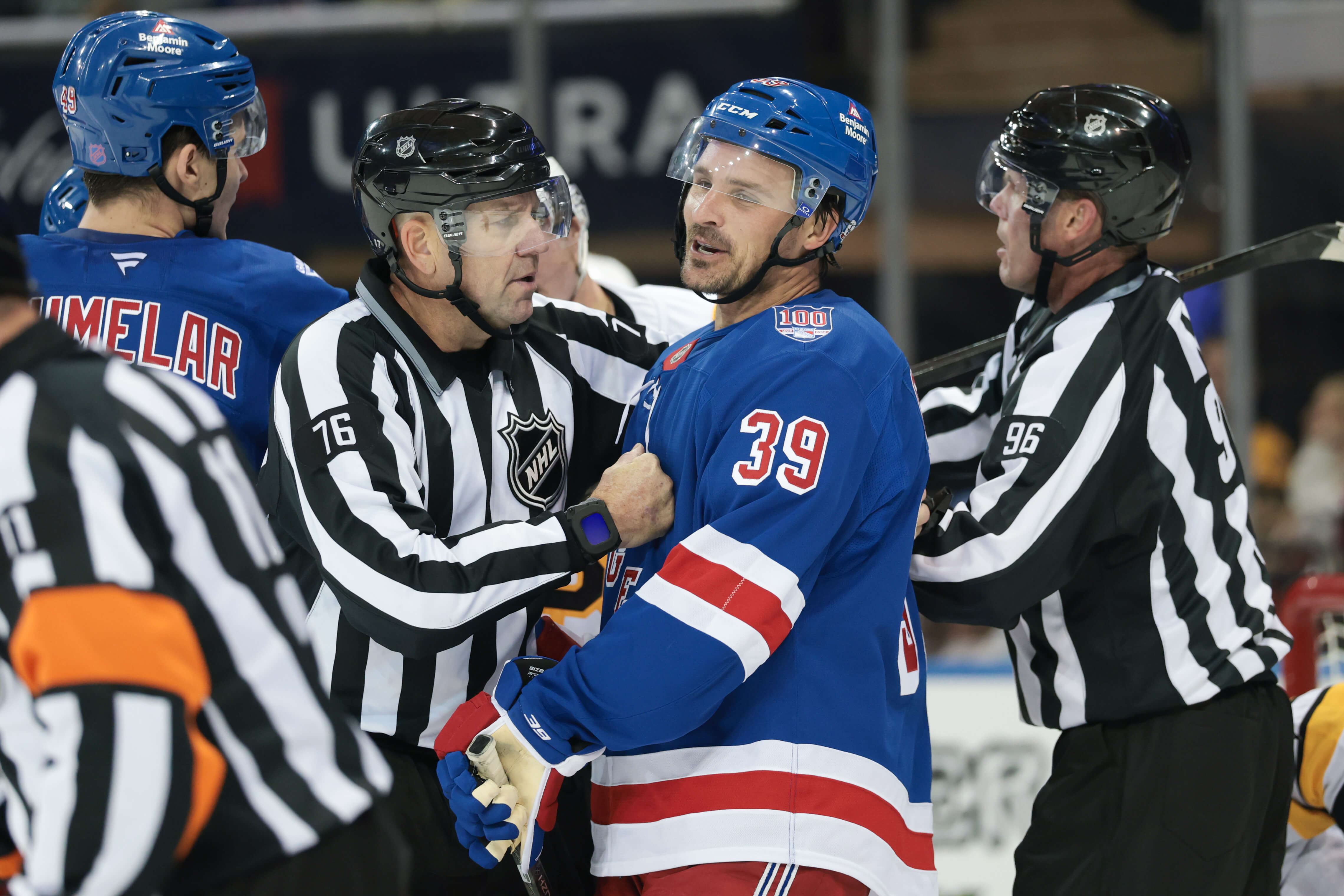 How To Bet - American Gaming Association Stands Against NHL’s Partnership with Kalshi, Polymarket